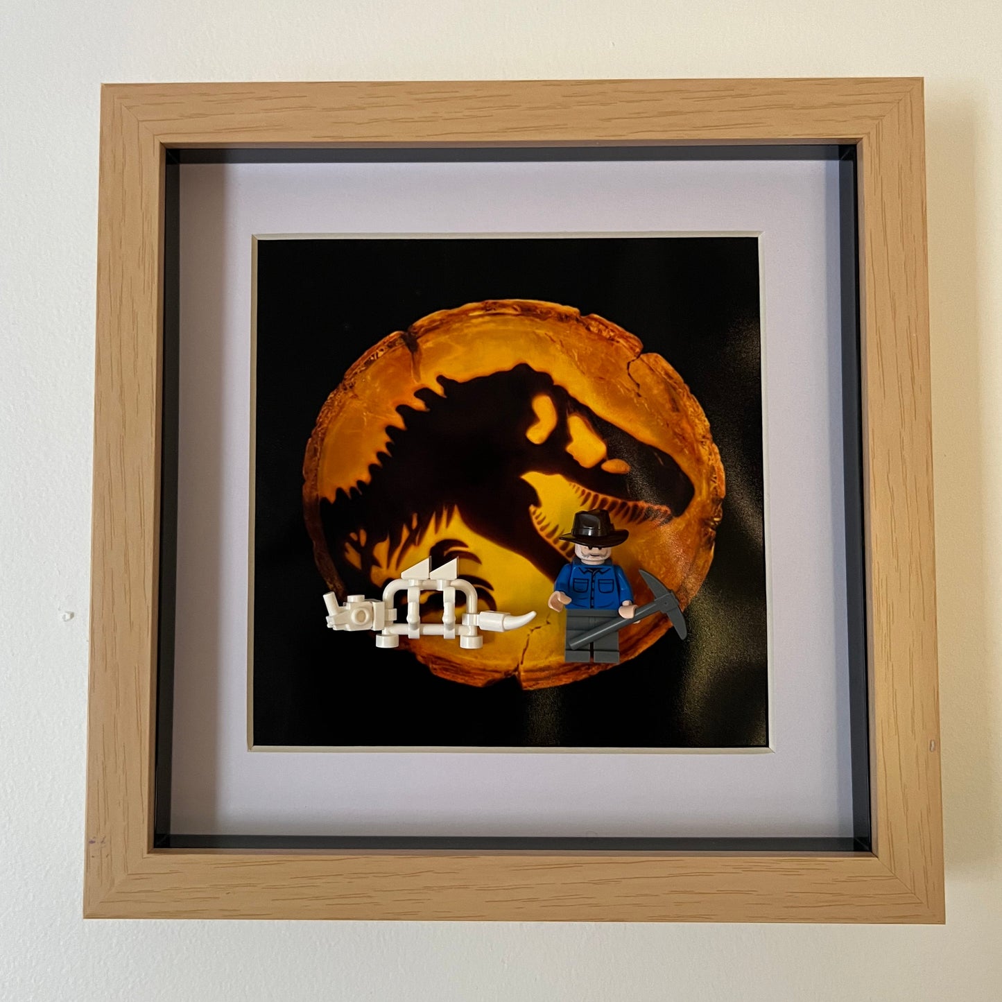 Jurassic Park Minifigure Frame