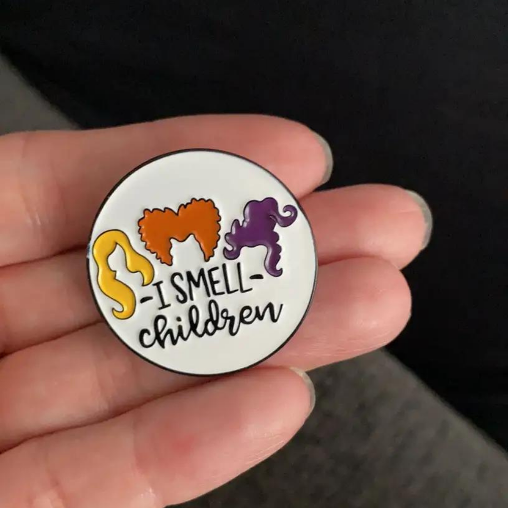 Hocus Pocus I Smell Children Pin