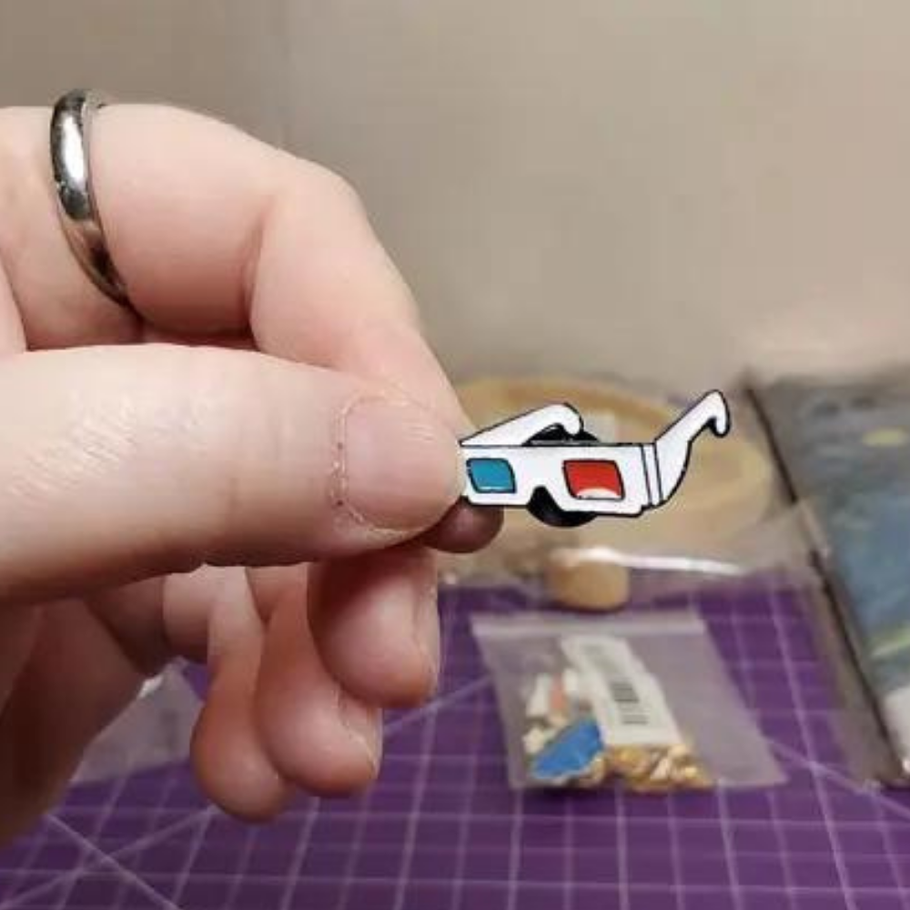 Retro 3D Glasses Pin